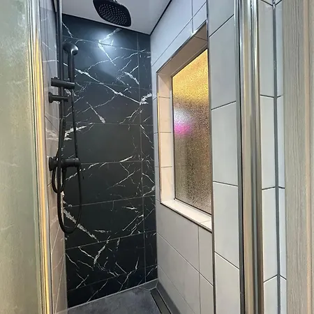 Wellness Mit Whirlpool & Sauna Essen