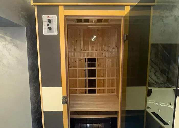 Wellness Mit Whirlpool & Sauna