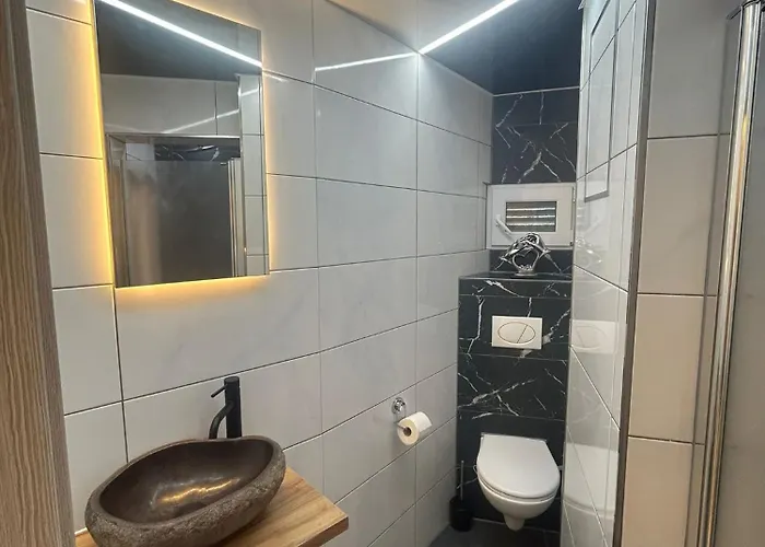 Wellness Mit Whirlpool & Sauna